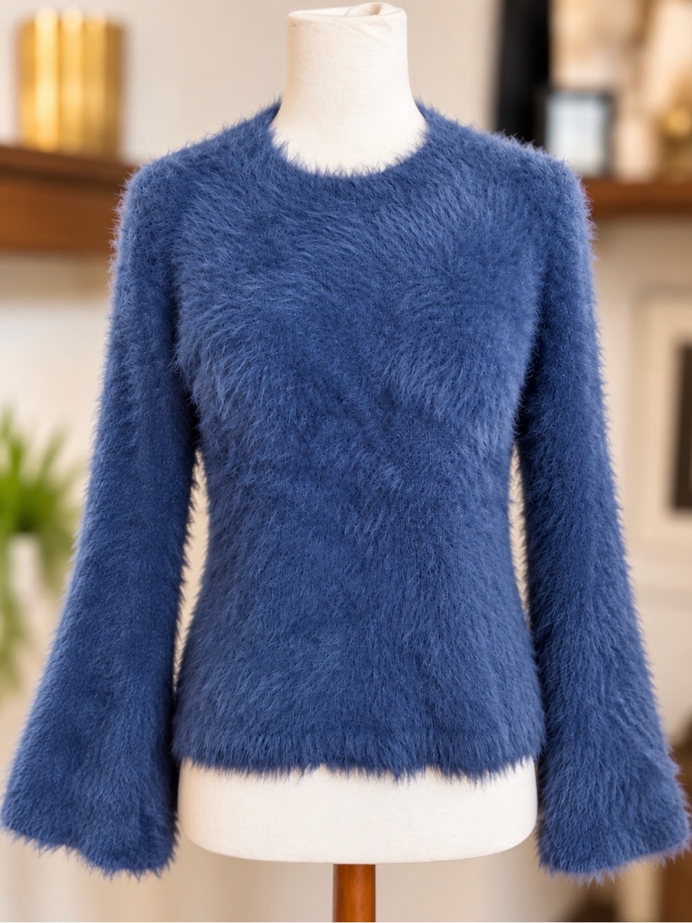 Evereve French Blue Fuzzy Eyelash Knit Sweater XS Cozy Pullover